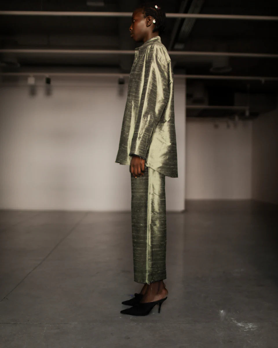 DAMYAS - Pantalon Ira en Shantung de Soie – Vert Sauge Armée